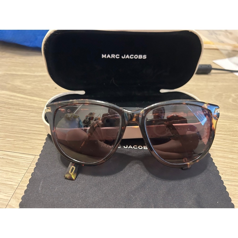Marc Jacobs Dark Havana Tortoise Cat Eye Sunglasses Case and Cloth Summer - Picture 9 of 10